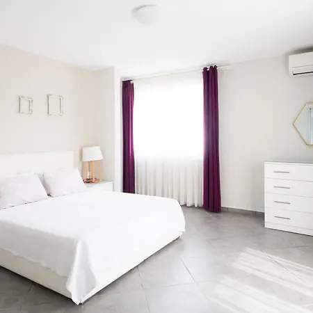 Villa Aegean Breeze *