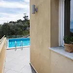 Aegean Breeze *